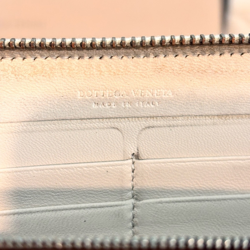 Bottega Veneta RARE ‘Meadow’ White Embroidered Intrecciato Flower Wallet W/ Box - Picture 10 of 15